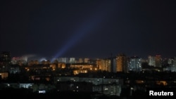 Ataque de drone russo em Kyiv.