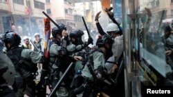 Sukobi policije i demonstrata u Hong Kongu