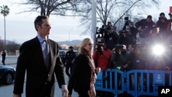 La princesse espagnole Cristina et son mari Inaki Urdangarin à leur arrivée au tribunal des Iles Baléares, à Palma de Majorque, Espagne, le lundi 11 janvier 2016