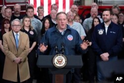 리 젤딘 EPA 청장이 2025년 2월 3일 오하이오 이스트 팔레스타인에서 기자회견을 열었다.