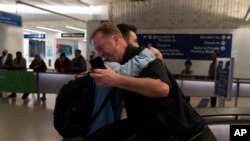 Susret na aerodromu u Los Angelesu