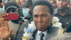 Venâncio Mondlane regressa a Moçambique e diz ser o presidente eleito pelo povo