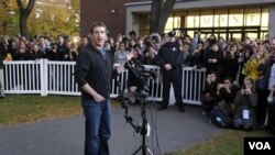 Esta es la primera visita oficial de Mark Zuckerberg desde que abandonó la prestigiosa Universidad de Harvard en 2004.