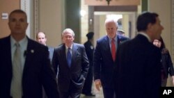 "میچ مک کانل"، رهبر اکثریت سنا و برخی دیگر از سناتورها می گویند ایران با آزمایش موشکی تازه ای، آنها را نگران کرده است. 