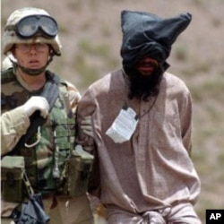 Terrorista da al-Qaeda capturado pelos Estados Unidos no Afeganistão. Com a morte de Osama bin Laden, o Iémen poderá ser o palco principal da luta contra o terrorismo.