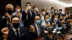 在四位民主派议员被取消议员资格后，香港立法会泛民主派议员宣布集体辞职。（2020年11月11日）