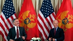 ARHIVA - Susret Mila Đukanovića i Džoa Bajdena, koji su u to vrijeme bili na položajima premijera Crne Gore odnosno potpredsjednika SAD, na marginama konferencije u Minhenu, 2015. godina (Foto:Rojters/Michaela Rehle)