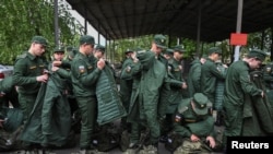 На призывном пункте в Батайске, Ростовская обл. РФ. Архивное фото.