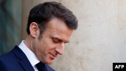El presidente de Francia, Emmanuel Macron, expresó el lunes 26 de febrero de 2024 que "nada debe excluirse" para derrotar a Rusia en su guerra con Ucrania.