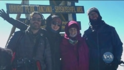 89-річна американська бабуся підкорила найвищу гору Африки. Відео