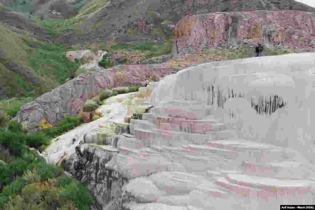 Ji Bajarokê Elbakê (Başkale) Çend Wêne Travertena