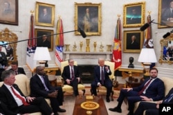 미국을 방문한 스타머 총리가 2025년 2월 27일 워싱턴 백악관에서 도널드 트럼프 미국 대통령과 회담했다.