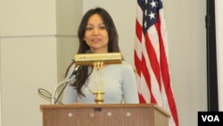 រូបឯកសារ៖ កញ្ញា​ កឹម​ មនោវិទ្យា​ កំពុង​ថ្លែង​សុន្ទរកថា​នៅ​ក្នុង​កិច្ចពិភាក្សា​អំពី​ស្ថាន​ភាព​នយោបាយ​ប្រទេស​កម្ពុជា​ និង​តួនាទី​របស់​សហរដ្ឋ​អាមេរិក​ នៅ​ទីក្រុង​ Annandale​ រដ្ឋ​វឺជីនៀ ថ្ងៃ​ទី​ ៣​ ខែ​ធ្នូ​ ឆ្នាំ​ ២០១៧​។ (លឹម​ ហ្គេច​ហៀង/VOA)