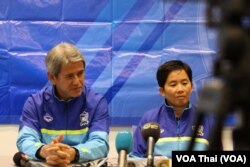 โค้ชชาญวิทย์ ผลชีวิน และโค้ชหนึ่งฤทัย สระทองเวียน