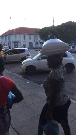 Impuphu kayitholakali emavinkilini koBulawayo. (Photo: Bathabile Masuku)