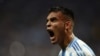 El jugador argentino Lautaro Martínez celebra el segundo gol frente a Canadá en el partido inaugural de la Copa América.