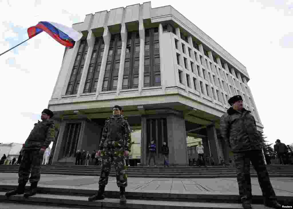 This artist's concept shows the new view of the Milky Way, along with other findings presented at the 212th American Astronomical Society meeting in St. Louis, Missouri. The artist's concept&nbsp; includes a new spiral arm, called the "Far-3 kiloparsec arm," discovered via a radio-telescope survey of gas in the Milky Way.