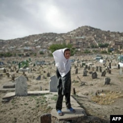 Uzoq yillik urushdan tinkasi qurigan afg'onlar hamon tinchlikdan umidvor