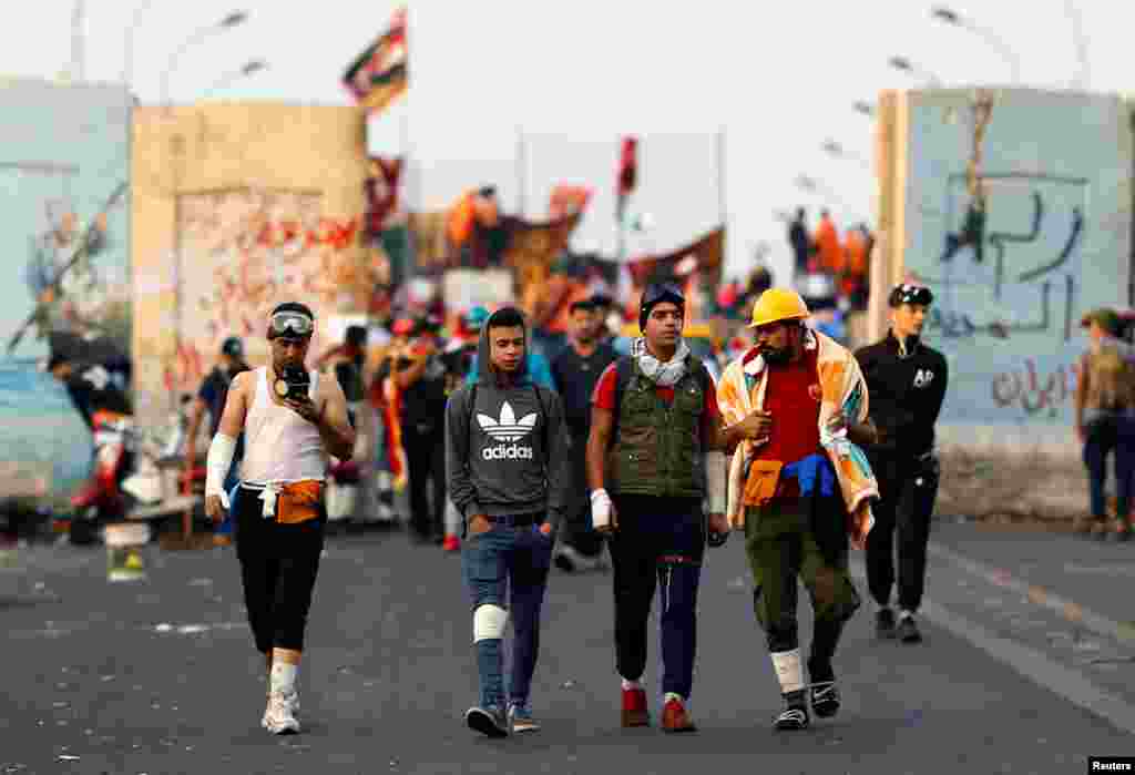 امریکی خبر رساں ادارے 'اے پی' کے مطابق کربلا میں مظاہرین حفاظتی بیریئر ہٹا کر قونصل خانے تک پہنچنے میں کامیاب ہوئے۔