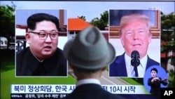 Kim Džong Un i Donald Tramp su se sastali tri puta, u Singapuru, Vijentamu i demilitarizovanoj zoni između dve Koreje, ali nisu postigli nikakav konkretan dogovor o denuklearizaciji Severne Koreje