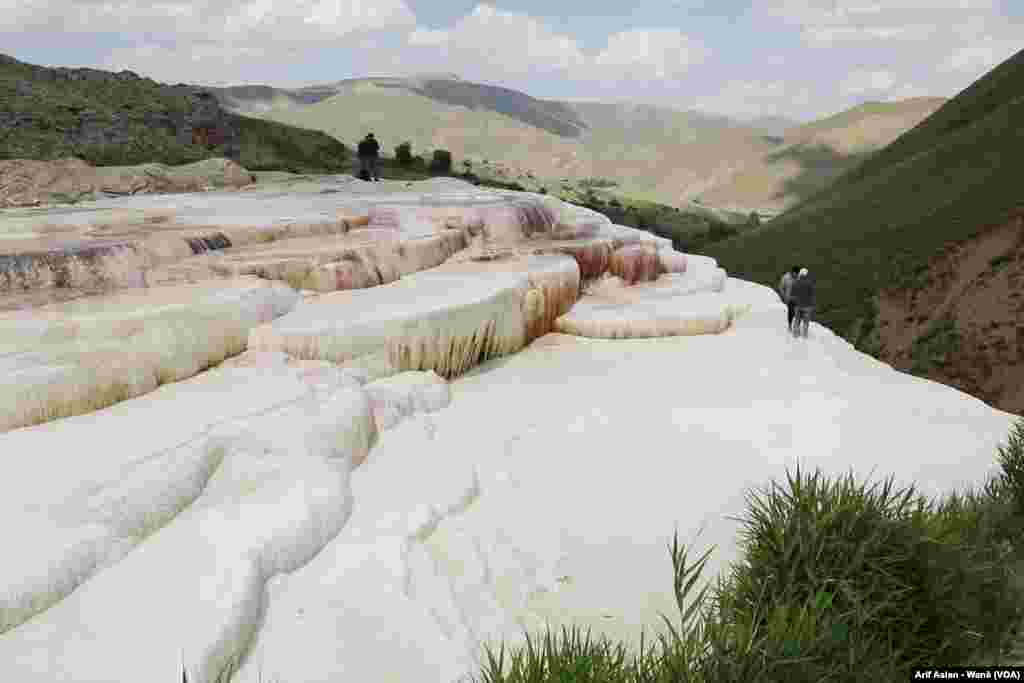 Ji Bajarokê Elbakê (Başkale) Çend Wêne Travertena