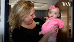 Медсестра удочерила дівчинку, до якої у лікарні ніхто не приходив протягом 5-ти місяців. Відео