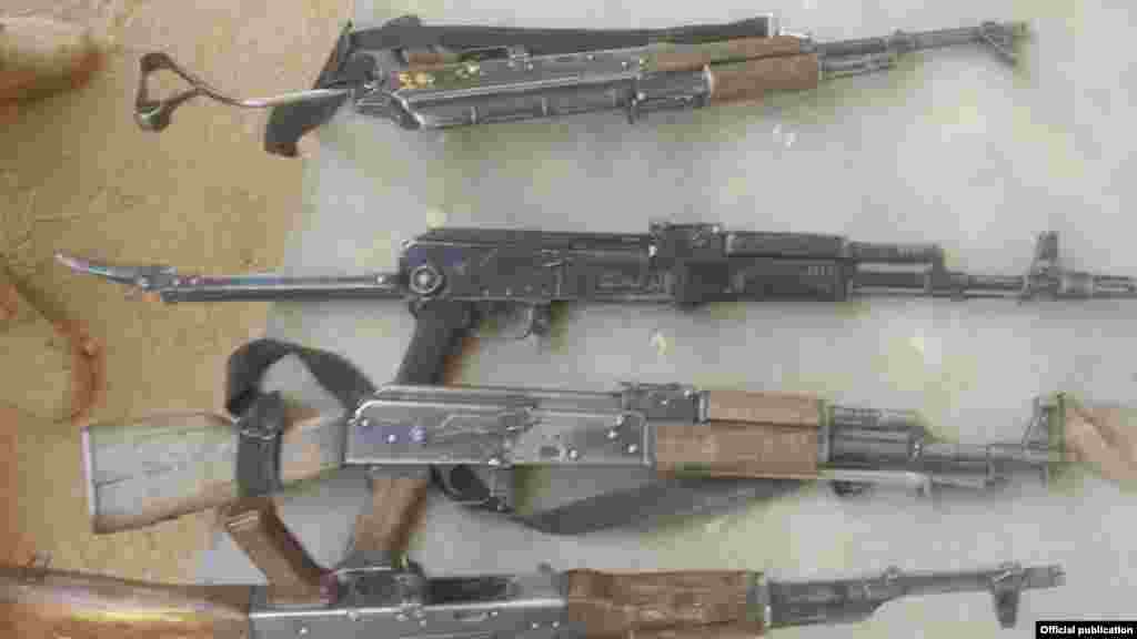 Bindigogi Kirar AK47 Da Sojijn Najeriya Suka Kwace Yau Da Safe Daga Hannun 'Yan Kungiyar Boko Haram A Yayin Da Suka Yi Masu kwanton bauna a babbar kasuwar shanu a Gwai Mainari kusa da Minok a jahar Borno &nbsp;