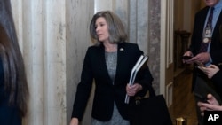 سیناتۆری کۆمارییەکان جۆنی ئێرنست