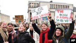 Bryusellik namoyishchilar hukumatni iqlim o'zgarishiga qarshi qattiqroq siyosat yuritishga chaqirmoqda