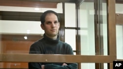 Novinar Vol strit žurnala Evan Gerškovič u sudnici u Moskvi 14. decembra 2023. 