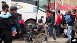 Yayin da ake dawainiyar kwashe mutane a Syria