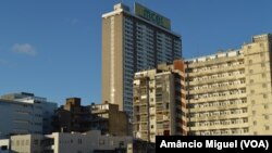 Maputo, torres vermelhas