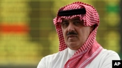 FILE - Mwanamflame Miteb bin Abdul Aziz,kijana wa mfalme wa zamani Abdullah bin Abdul Aziz al-Saud.