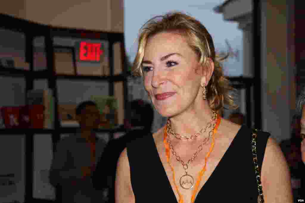 Jamie Amelio, founder and CEO of Caring for Cambodia, at a Washington, DC fundraiser and silent auction organized by the non-profit to help support 21 impoverished schools in Cambodia's Siem Reap province, May 4, 2017. (VOA Khmer)