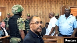 Advogados travam decisão por agora