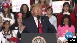 រូបឯកសារ៖ ប្រធានាធិបតីអាមេរិកលោកដូណាល់ ត្រាំថ្លែងអំឡុងពេលយុទ្ធនាការឃោសនាមួយ។ 