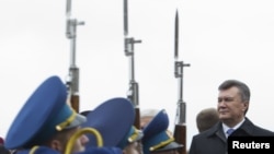 Prezident Viktor Yanukovich avtoritar rahbar, deydi muxolifat, va saylovlar uni jilovlashga xizmat qilishi kerak.