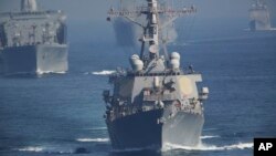 کشتی‌های جنگی امریکا در خلیج فارس (عکس از آرشیف)