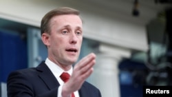 Сепак, тензиите меѓу Турција и другата членка на НАТО, Грција - која сака да купи авиони Ф35 од САД, може да биде камен на сопнување за продажбата на Ф16