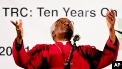 L'archevêque anglican émérite Desmond Tutu au Cap, en Afrique du Sud, le 20 avril 2006. 
