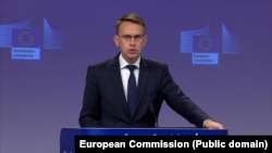 პეტერ სტანო, ევროკავშირის უმაღლესი წარმომადგენლის პრესსპიკერი.