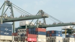 베트남 호치민시 사이공 항구에 모여있는 컨테이너들. (자료 사진)