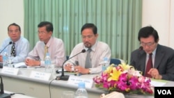 មន្ត្រីជាន់​ខ្ពស់​គ.ជ.ប.​ធ្វើសន្និសីទ​​ផ្តល់​ព័ត៌មាន​អំពី​ការបោះឆ្នោត​។