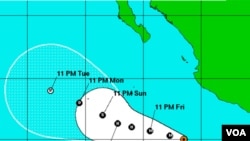 La trayectoria del huracán Adrián es en dirección suroeste con lo cual se irá alejando del continente americano.