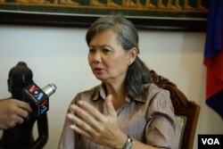 រូបឯកសារ៖ លោកស្រី​ មូរ សុខហួរ​ អនុប្រធាន​គណបក្ស​សង្គ្រោះជាតិ​ ផ្តល់​បទសម្ភាសន៍​ជាមួយ​ VOA ក្នុង​រាជធានី​ភ្នំពេញ​ នៅថ្ងៃ​ទី៦ ខែកញ្ញា​ ឆ្នាំ២០១៧។ (ហ៊ាន សុជាតា/VOA)