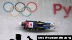 Олена Стецьків з України під час змагань в одиночних санях серед жінок 13 лютого 2018 р