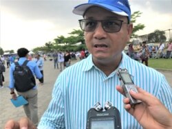 រូប​ឯកសារ៖ លោក​ មឿន តុលា​ ​នាយក​ប្រតិបត្តិ​អង្គការសម្ព័ន្ធភាព​ការងារ​ និង​សិទ្ធិមនុស្ស​ ហៅកាត់​ថា ​សង់​ត្រាល់ (Central) ថ្លែងទៅ​កាន់​អ្នកកាសែត​ កាល​ពី​ថ្ងៃទី​២៣ ខែតុលា​ ឆ្នាំ​២០១៩​។ (ហ៊ុល រស្មី/វីអូអេ)