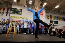 Senator Elizabet Vorren tarafdorlari oldida, Ayova shtati