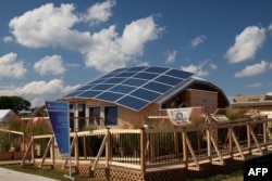 Oftobdan quvvat oladigan yangicha uylar