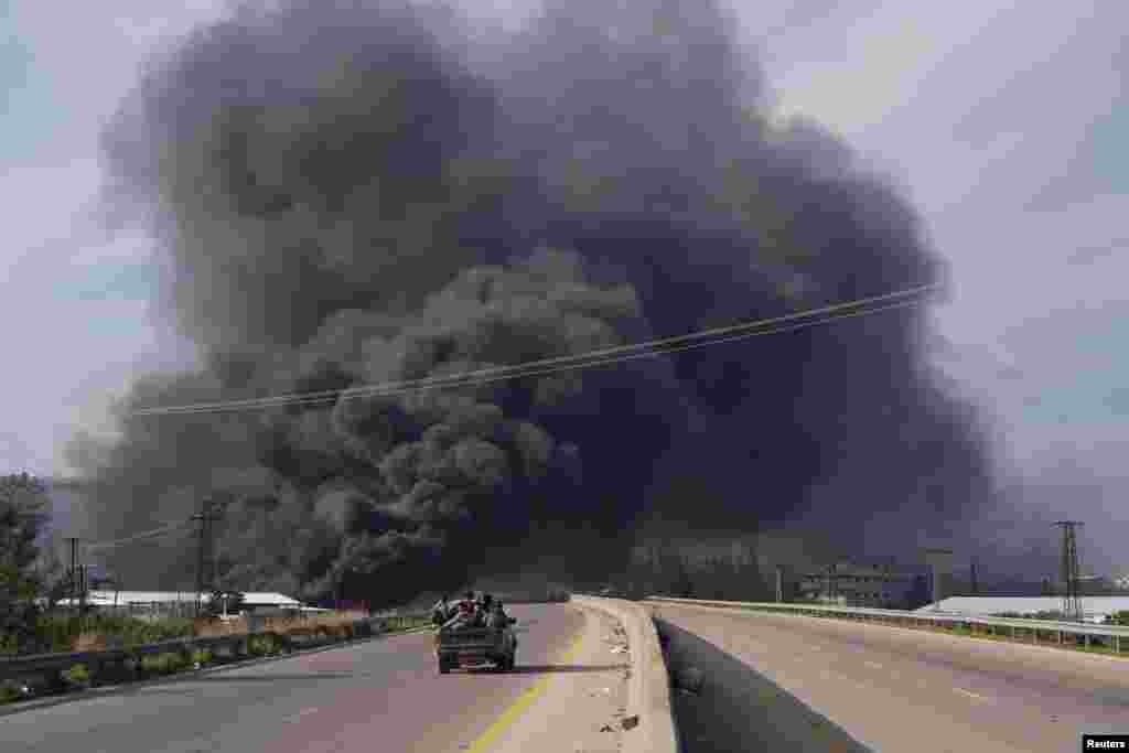 Suriyada xavfsizlik kuchlari va sobiq prezident Bashar Assadga sodiq qurolli shaxslar o'rtasida janglar &nbsp;